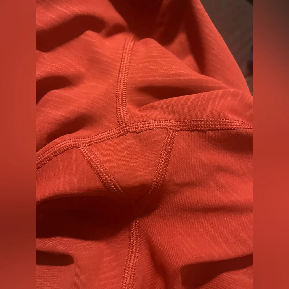 🍋 LIKE NEW Lululemon Time To Sweat Crop *23" - Stride Emboss Cayenne - Sz 6 - Picture 6 of 17
